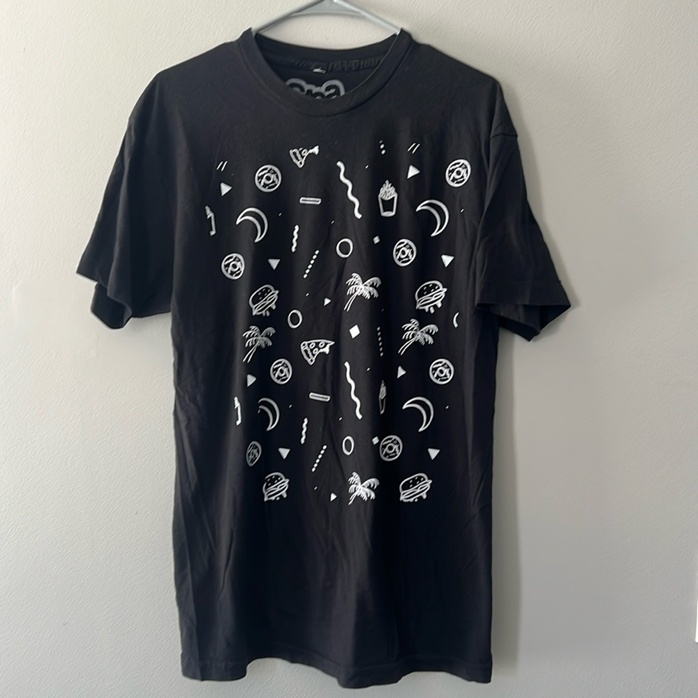 Saga Graphic Tee